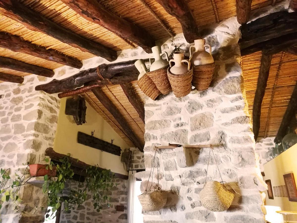 Buhardilla Rustica En La Vall De Gallinera Aparthotel Patro Bagian luar foto