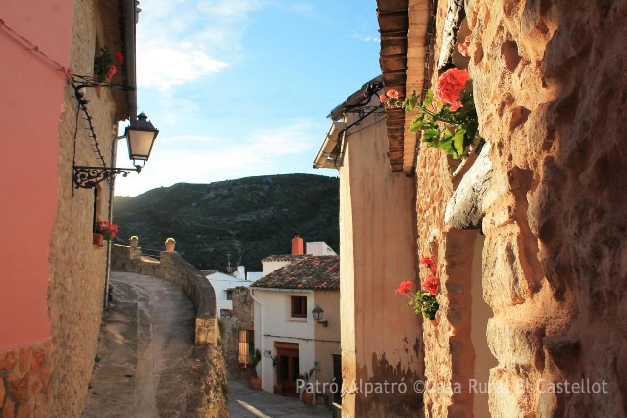 Buhardilla Rustica En La Vall De Gallinera Aparthotel Patro Bagian luar foto