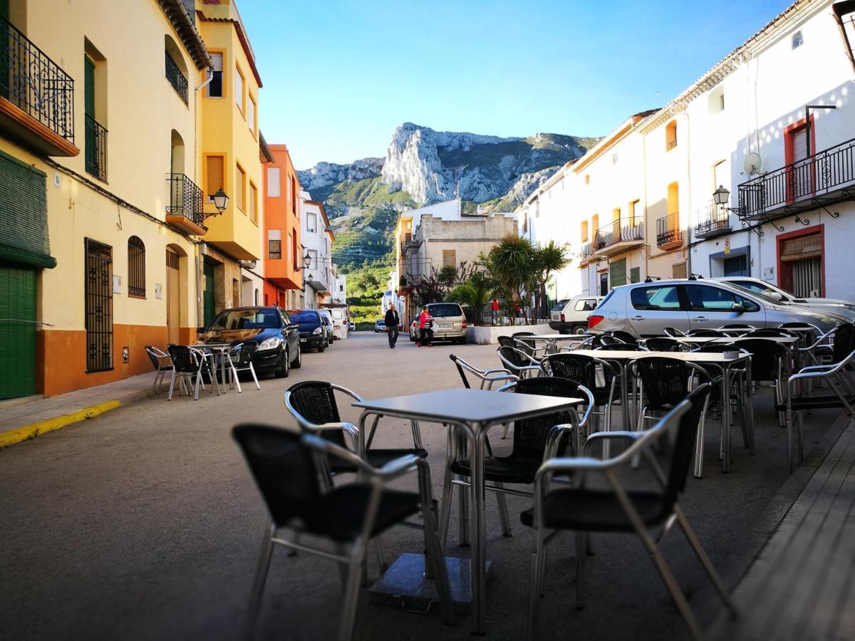 Buhardilla Rustica En La Vall De Gallinera Aparthotel Patro Bagian luar foto