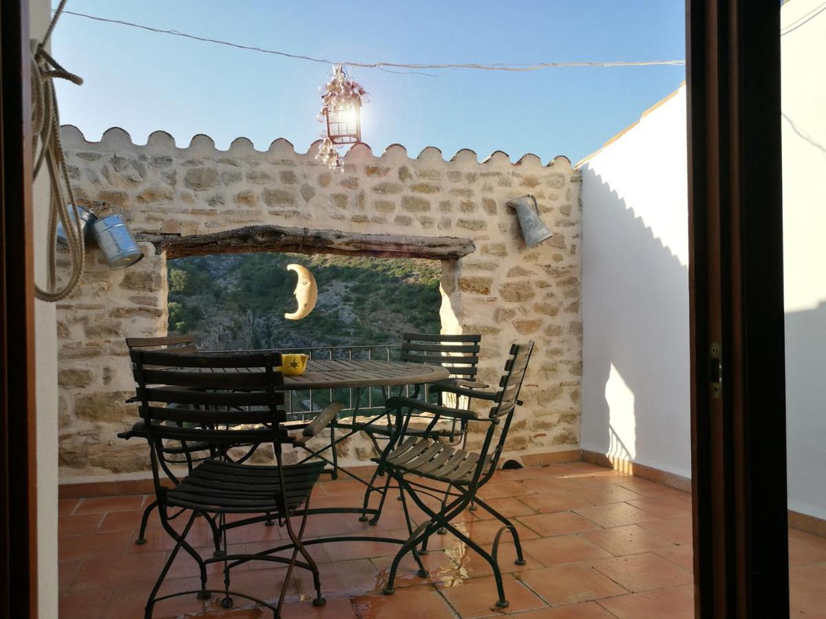 Buhardilla Rustica En La Vall De Gallinera Aparthotel Patro Bagian luar foto